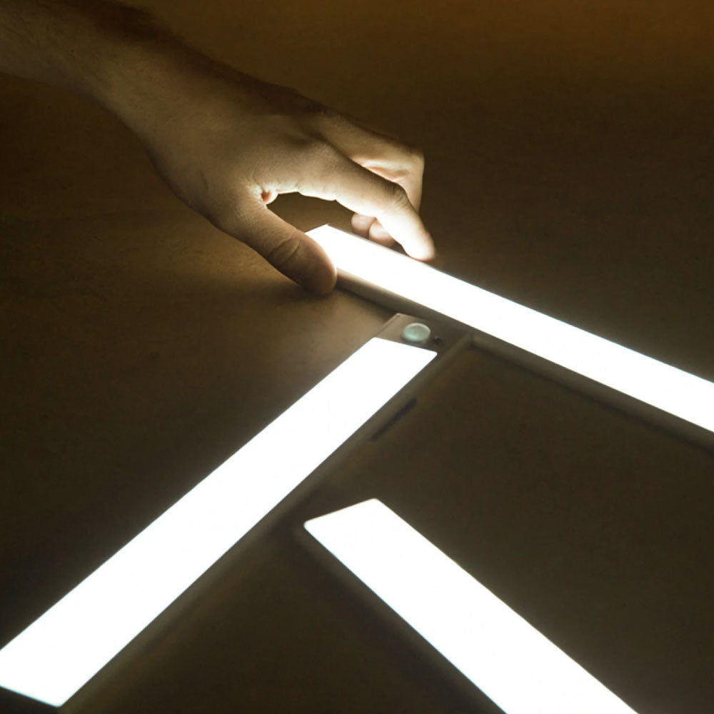 Luce LED notturna con sensore movimento adesiva
